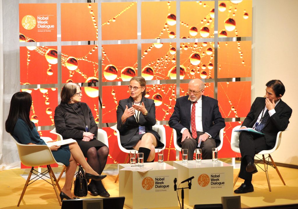 Ursula Staudinger discusses with Soki Choi, Laura L Carstensen, Martin Kohli and Naohiro Ogawa at the Nobel Week Dialogue 2014, Copyright: Nobel Media, photograph by Jonas Borg
